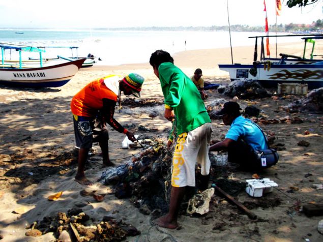 Geliat Nelayan Pangandaran Dalam Jepretan Kamera