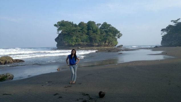 Alaminya Pantai Madasari yang Jauh dari Keramaian Pangandaran