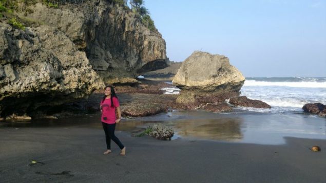 Alaminya Pantai Madasari yang Jauh dari Keramaian Pangandaran