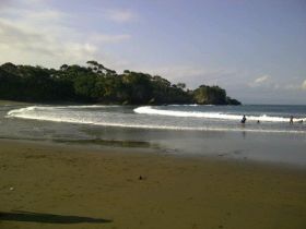 Alaminya Pantai Madasari yang Jauh dari Keramaian Pangandaran