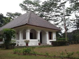 Menengok Sejarah Gedung Uyeng Pangandaran