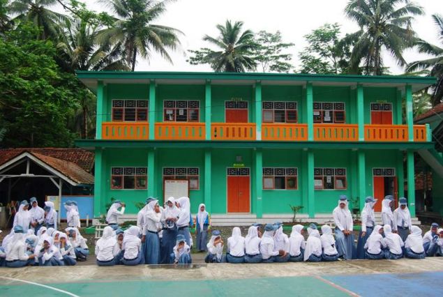 Madrasah Aliyah YPK Cijulang Lantik Pengurus OSIS Baru