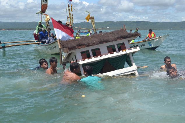 Hajat Laut Pantai Pangandaran 2011