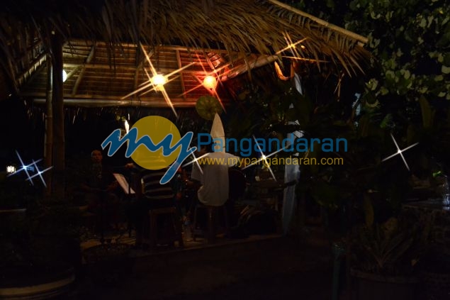 Suasana Malam di Mungil Steak House Pangandaran