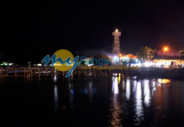 Pantai Timur Pangandaran di Malam Hari