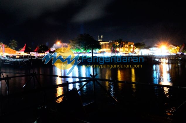 Pantai Timur Pangandaran di Malam Hari