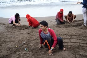 Seru, Bermain Pasir Bersama SMAN 7 Bandung