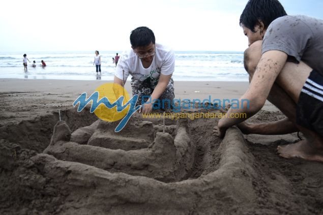 Seru, Bermain Pasir Bersama SMAN 7 Bandung