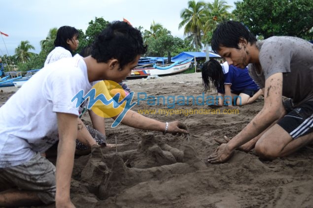 Seru, Bermain Pasir Bersama SMAN 7 Bandung