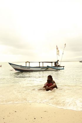 Galeri Photo Menikmati Sore di Pasir Putih Pangandaran