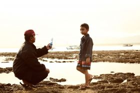 Galeri Photo Menikmati Sore di Pasir Putih Pangandaran