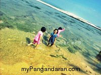 Indahnya Pantai Karapyak