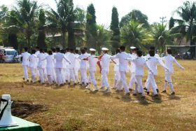 Aksi Pasukan Pengibar Bendera (Paskibra) Peringatan HUT RI di Pangandaran