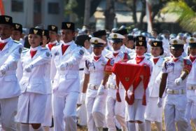 Aksi Pasukan Pengibar Bendera (Paskibra) Peringatan HUT RI di Pangandaran