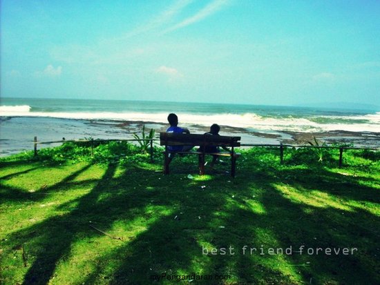 Indahnya Pantai Karapyak