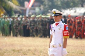 Aksi Pasukan Pengibar Bendera (Paskibra) Peringatan HUT RI di Pangandaran