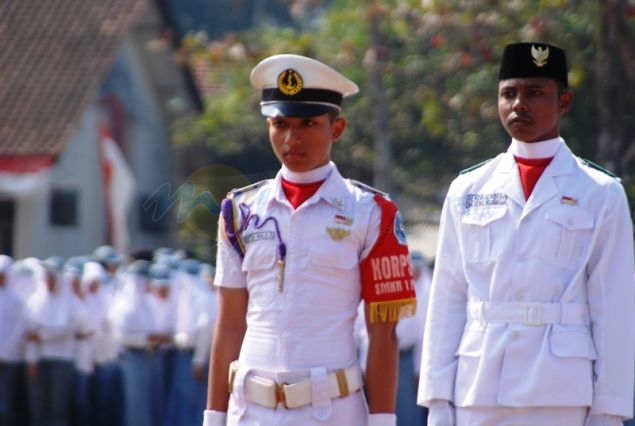 Aksi Pasukan Pengibar Bendera (Paskibra) Peringatan HUT RI di Pangandaran