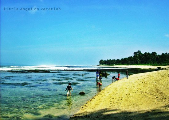 Indahnya Pantai Karapyak