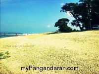 Indahnya Pantai Karapyak