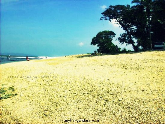 Indahnya Pantai Karapyak