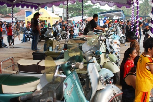 Potret Event 19th Annivesary Vespa Antique Club di Pangandaran