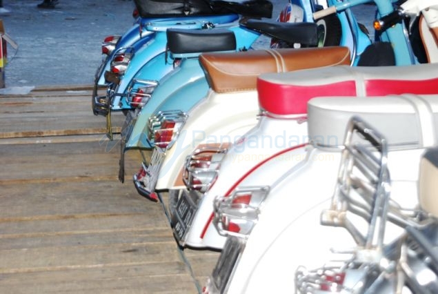 Potret Event 19th Annivesary Vespa Antique Club di Pangandaran