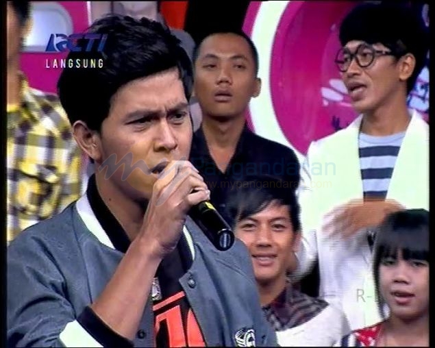 Foto-Foto Cakra Khan Saat Live di Dahsyat RCTI