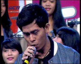 Foto-Foto Cakra Khan Saat Live di Dahsyat RCTI