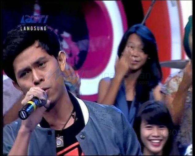 Foto-Foto Cakra Khan Saat Live di Dahsyat RCTI