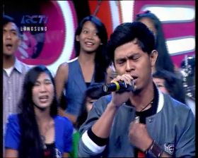 Foto-Foto Cakra Khan Saat Live di Dahsyat RCTI