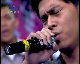 Foto-Foto Cakra Khan Saat Live di Dahsyat RCTI