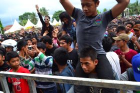 	Band Hello, Hijau Daun dan Zaskia Gotik Hibur Warga Pangandaran