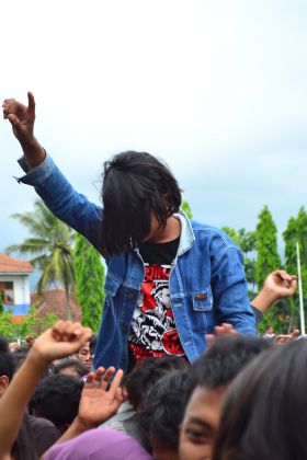 	Band Hello, Hijau Daun dan Zaskia Gotik Hibur Warga Pangandaran