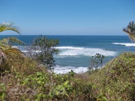 Menelusuri Jalur Kereta Banjar - Pangandaran - Cijulang Yang Telah Mati 