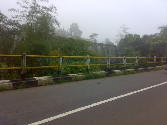 Menelusuri Jalur Kereta Banjar - Pangandaran - Cijulang Yang Telah Mati 