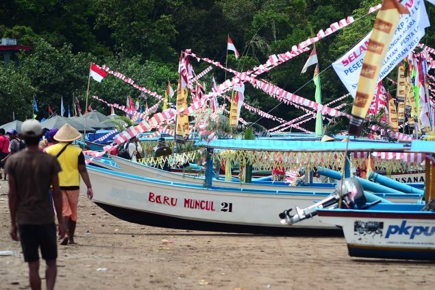 Rangkaian Syukuran Nelayan Pangandaran 2012