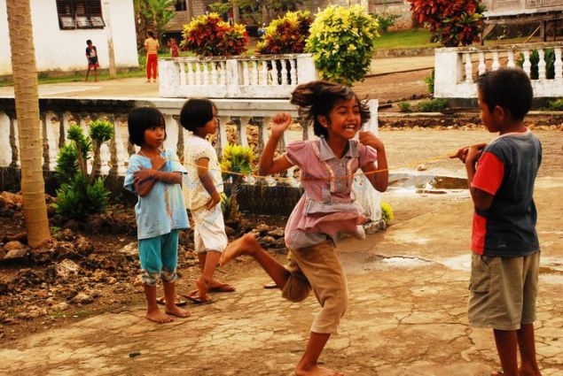 Melihat Potret Anak-Anak Pangandaran Bermain Saat ini