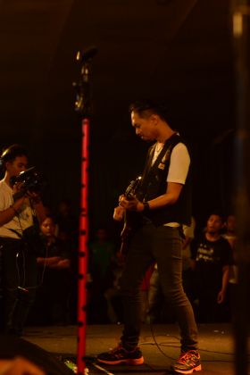 Foto Panggung Saat Band Cokelat Tampil di Pangandaran