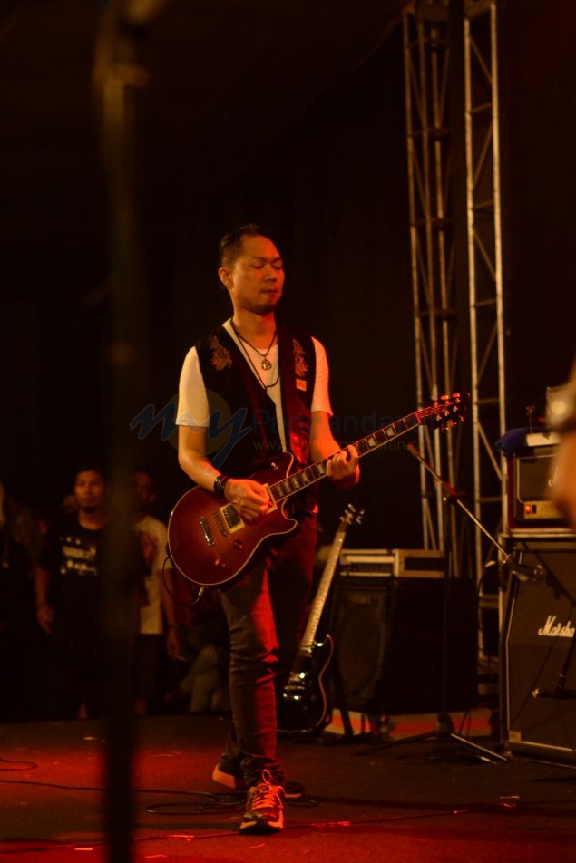 Foto Panggung Saat Band Cokelat Tampil di Pangandaran