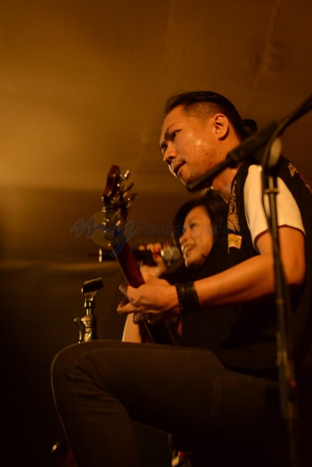 Foto Panggung Saat Band Cokelat Tampil di Pangandaran