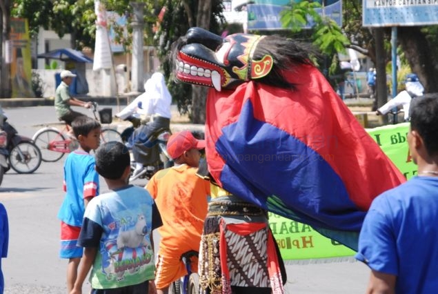 Barongan Alias Ebeg, Seni Tradisional Yang Nyaris Lenyap di Pangandaran