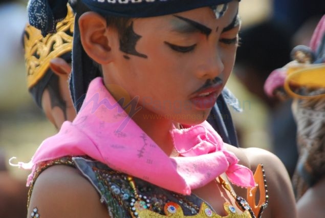 Barongan Alias Ebeg, Seni Tradisional Yang Nyaris Lenyap di Pangandaran