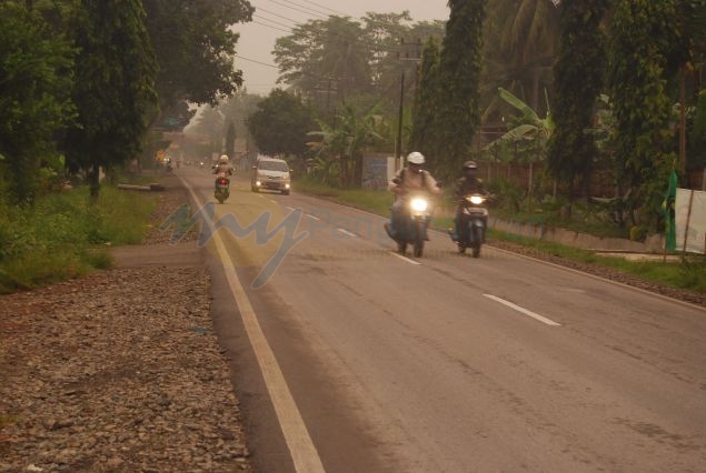 Inilah Potret Hujan Abu Gunung Kelud yang Sampai Pangandaran