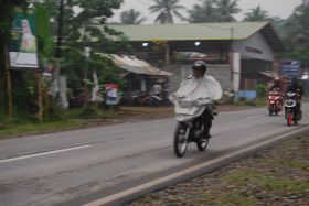 Inilah Potret Hujan Abu Gunung Kelud yang Sampai Pangandaran