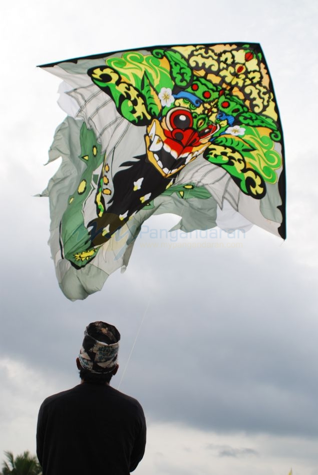 Mengintip Keseruan Hari Pertama International Kite Exhibition 2014