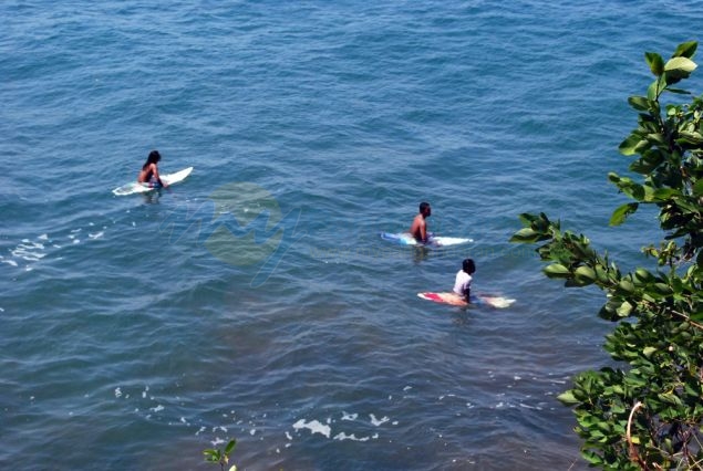 Melihat Indahnya Pantai Batu Karas