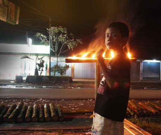 Tradisi Lodong Lebaran Warga Cikembulan