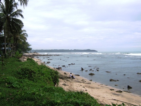 Indahnya Pantai Karapyak Yang Perawan