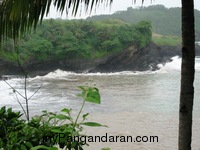 Indahnya Pantai Karapyak Yang Perawan