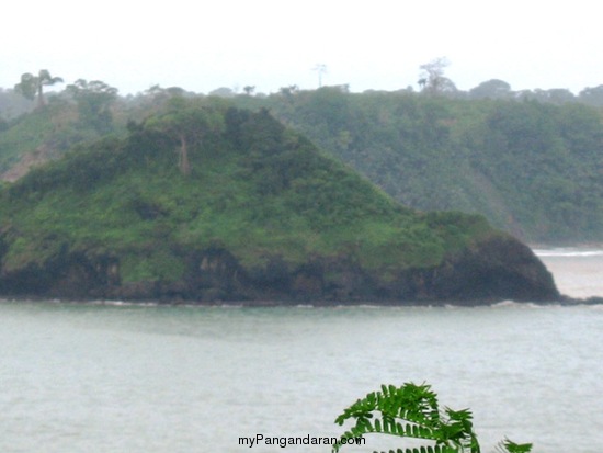 Indahnya Pantai Karapyak Yang Perawan